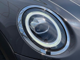 LEDヘッドライトはデザイン性だけではなく夜間の安全性に非常に効果を発揮します!