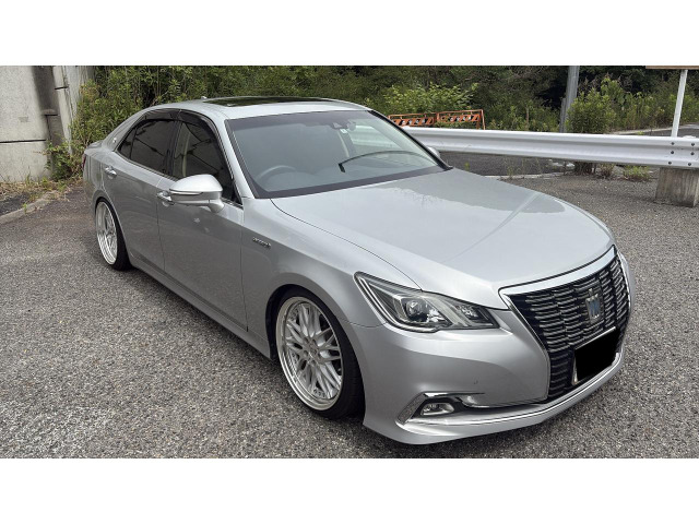 クラウン ハイブリッド 2.5 ロイヤルサルーン ★サンルーフ付き★ブリッツ車高調