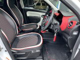 中古車の販売が中心になりますが、新車の販売も取扱いございます。