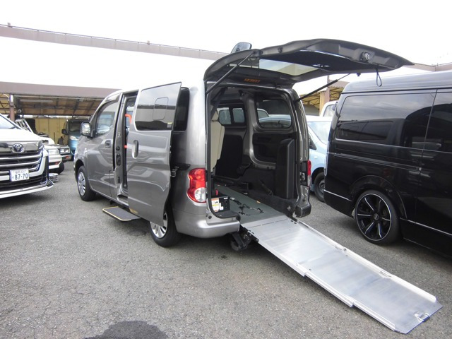 日産 NV200バネット 