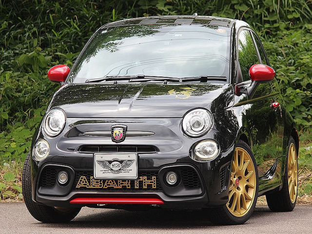 アバルト595 スコルピオーネオーロ 限定車輛 純正ディスプレイオーディオ