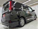 【全国納車OK】 現車をご覧になれないお客様でも、安心してお車をご購入いただける環境を整えております。 色々な角度から撮影したたくさんの画像など豊富な資料送りいたしております。