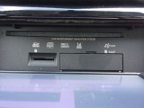 CD,SDカードスロットル。
