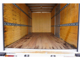 中古車に保証を付ける事は自信のある車両を仕入れ販売する事、 粗悪なエンジン・ミッションの車両を販売しない事、 整備点検をしっかりする事です。 当店とお客様の信用!