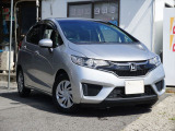 走行少ないフィット5速車です。