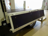 荷台内寸:203&times;162&times;38 三方開 左右アオリ上部アルミ縞鋼板プロテクター 垂直P/G 600kg付