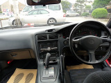 内装は上質な状態になります。前オーナー様の取り扱いもよい車両の様に見受けられます。ぜひご検討ください