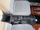 5速マニュアル 癖もなくMT苦手なスタッフも運転しやすいと申しております!