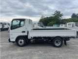 キャンター  平ボディ積載2,000kg 4WD