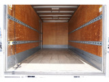 新車注文も扱っております。未使用の車などお得で納期が早いトラックもたくさん置いてありますのでご覧ください。