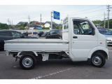 3ヶ月・3000kmの無料保証付きです。エンジン、ミッション等の修理の際に金額が大きくなりがちな箇所も無料修理で安心です。最大3年までの有料保証も取り扱っております。
