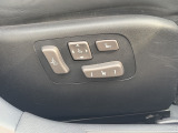 【運転席パワーシート】電動でシートポジションを細かく調整できる便利な機能です!