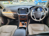300 C ラグジュアリー 本革シート サンルーフ