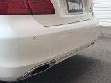【障害物センサー】車両感覚が掴みにくい狭い駐車場で大活躍!障害物との距離感に合わせて、音で運転者に知らせてくれるとても便利な装備付きです。