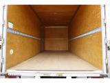 中古車に保証を付ける事は自信のある車両を仕入れ販売する事、 粗悪なエンジン・ミッションの車両を販売しない事、 整備点検をしっかりする事です。 当店とお客様の信用!