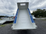 荷台・コボレーン:荷台に目立つ凹凸や傷無しです。安全安心のコボレーンにコボレーンシートを付けてのお渡しです♪日野デュトロセーフティ―ローダーダンプ積載3トン!! 栃木県栃木市ハイトレーディング