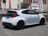 ボディカラーはメーカーオプションのプラチナホワイトパールマイカ!!