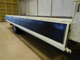 荷台内寸:555&times;214&times;40 三方開 左右セイコーラック 床埋め込みフック4対 鳥居エキスバンド張り ユニック4段 2.9t吊りクレーン付