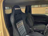 運転席のシートカバーは高級品です