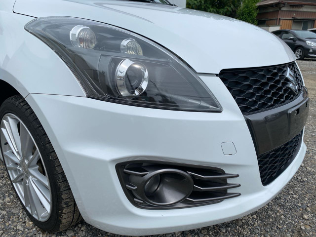 スズキ スイフト 1.6 スポーツ MT6 の中古車詳細 (136,700km, ホワイト