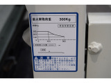 中古車に保証を付ける事は自信のある車両を仕入れ販売する事、 粗悪なエンジン・ミッションの車両を販売しない事、 整備点検をしっかりする事です。 当店とお客様の信用!