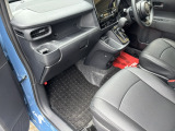 多くの中からご覧頂きありがとうございます。 在庫車全てルームクリーニング・コーティング施工しその他オイル交換、点検を実施し納車致します。 ご不明な点などありましたら、お気軽にご連絡ください。  全国登録納車可能