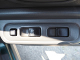 運転席にはパワーウインドウのスイッチが御座います。お車は1台限りで御座いますので早い者勝ちです お問い合わせは 09046440671迄 お気軽にお問い合わせください