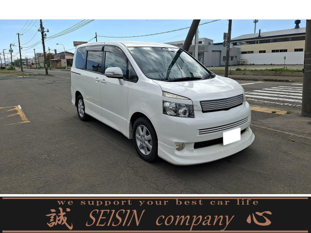 ヴォクシー 2.0 ZS 4WD リアヒーター/車検令和10年4月