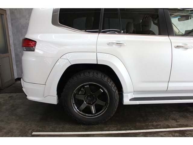 トヨタ ランドクルーザー300 3.3 ZX ディーゼル 4WD DOUBLE EIGHT の