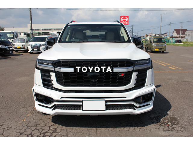 トヨタ ランドクルーザー300 3.3 ZX ディーゼル 4WD DOUBLE EIGHT の