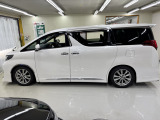 【試乗OK】お車の移動や手続きなどございますので、ご希望の際はご来店日時を前日までにご連絡ください。ナンバープレートの無い車の公道での試乗は、スタッフの運転となります。場内試乗は可能です。