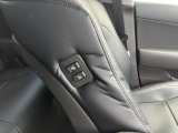 運転席からでも助手席のパワーシートは操作可能です。