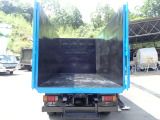 最大積載量:2000kg 荷台寸法:L310&times;W159&times;H159 床材:鉄