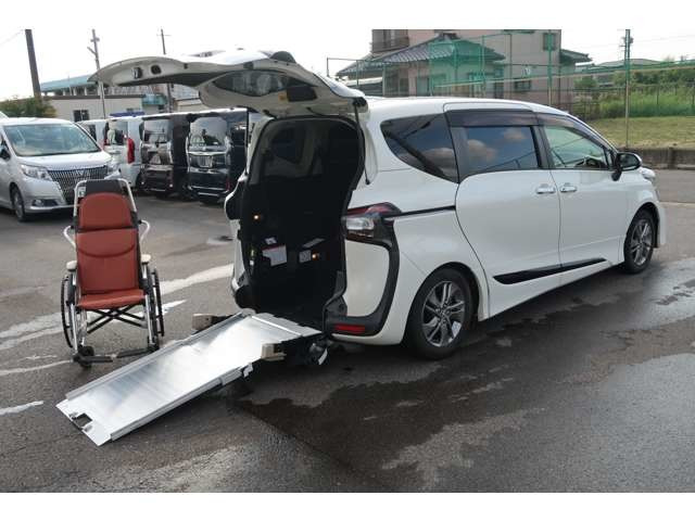 シエンタ1.5 G ウェルキャブ 車いす仕様車 タイプI 助手席側セカンドシート付取説保証書 モデリスタエアロ