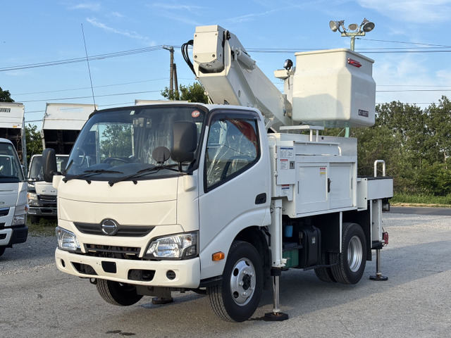 デュトロ  9.9m高所作業車 4WD 後方格納