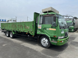 日産UD  平ボディ キャブオーバ 鉄運ぶ車