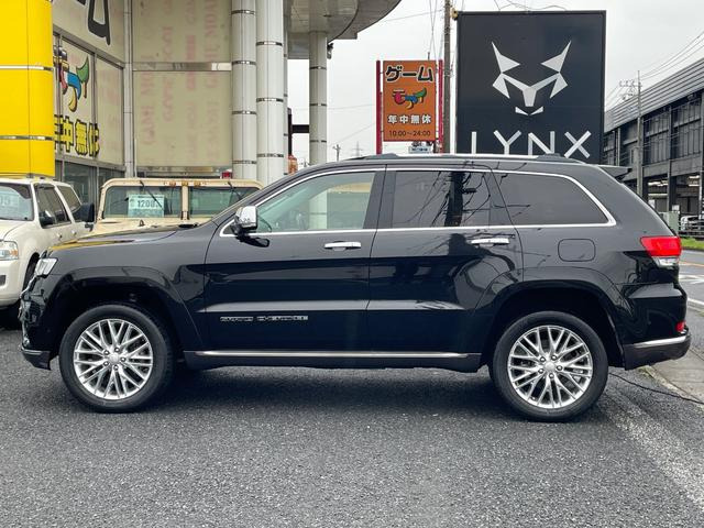 クライスラージープ グランドチェロキー サミット 4WD 黒革 サンルーフ