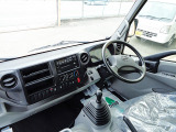 車内綺麗な状態です。2人乗り。モケットシート