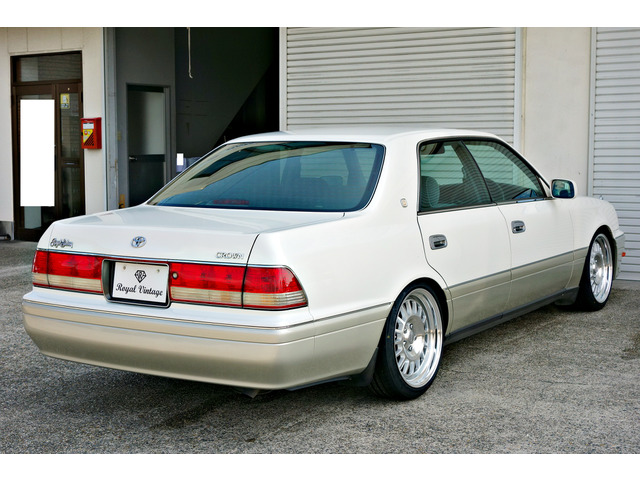 トヨタ クラウン 2.5 ロイヤルサルーン 新品WORK18インチアルミ 新品車