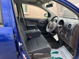 運転席 目立つ傷等なく綺麗です。
