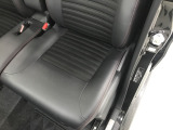 【自社整備工場完備】 自社整備工場を完備しており、納車前は徹底整備後お渡しとなります。自社工場だからこそ時間をかけれる。自社工場だからこそきめ細かい整備を。自社工場だからこそ出来る事があります。