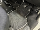 【全国納車OK】 現車をご覧になれないお客様でも、安心してお車をご購入いただける環境を整えております。 色々な角度から撮影したたくさんの画像など豊富な資料送りいたしております。