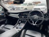 ジュリア ヴェローチェ 黒革 禁煙車 AppleCarPlay