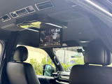 もう一度フリップダウンモニター!アルパインの黒ぶち仕様だからダークプライム2のブラック内装ともよくあってます。