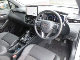 ゆとりがあり運転しやすいコックピット!!