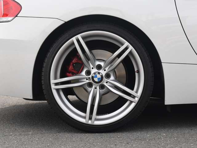 BMW Z4 sドライブ 35i Mスポーツ ツインターボ306馬力(カタログ値) の