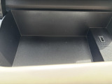 多くの中からご覧頂きありがとうございます。 在庫車全てルームクリーニング・コーティング施工しその他オイル交換、点検を実施し納車致します。 ご不明な点などありましたら、お気軽にご連絡ください。  全国登録納車可能