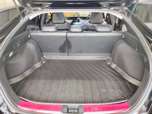 トヨタ プリウス 1.8 S セーフティ プラスII E-Four 4WD 本州仕入