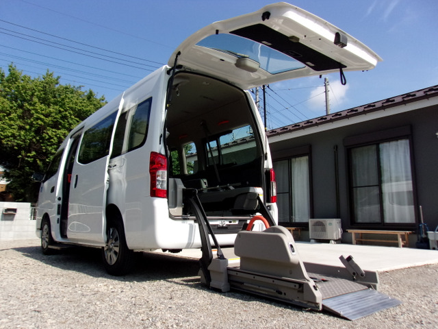 NV350キャラバン 2.5 チェアキャブ M仕様 ストレッチャー固定 1オーナー Aビュー