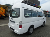 【型 式】KR-DWMGE25改 【原動機型】ZD30 【総排気量】2950cc/軽油 【乗車定員】10人(うち車椅子固定席2人)